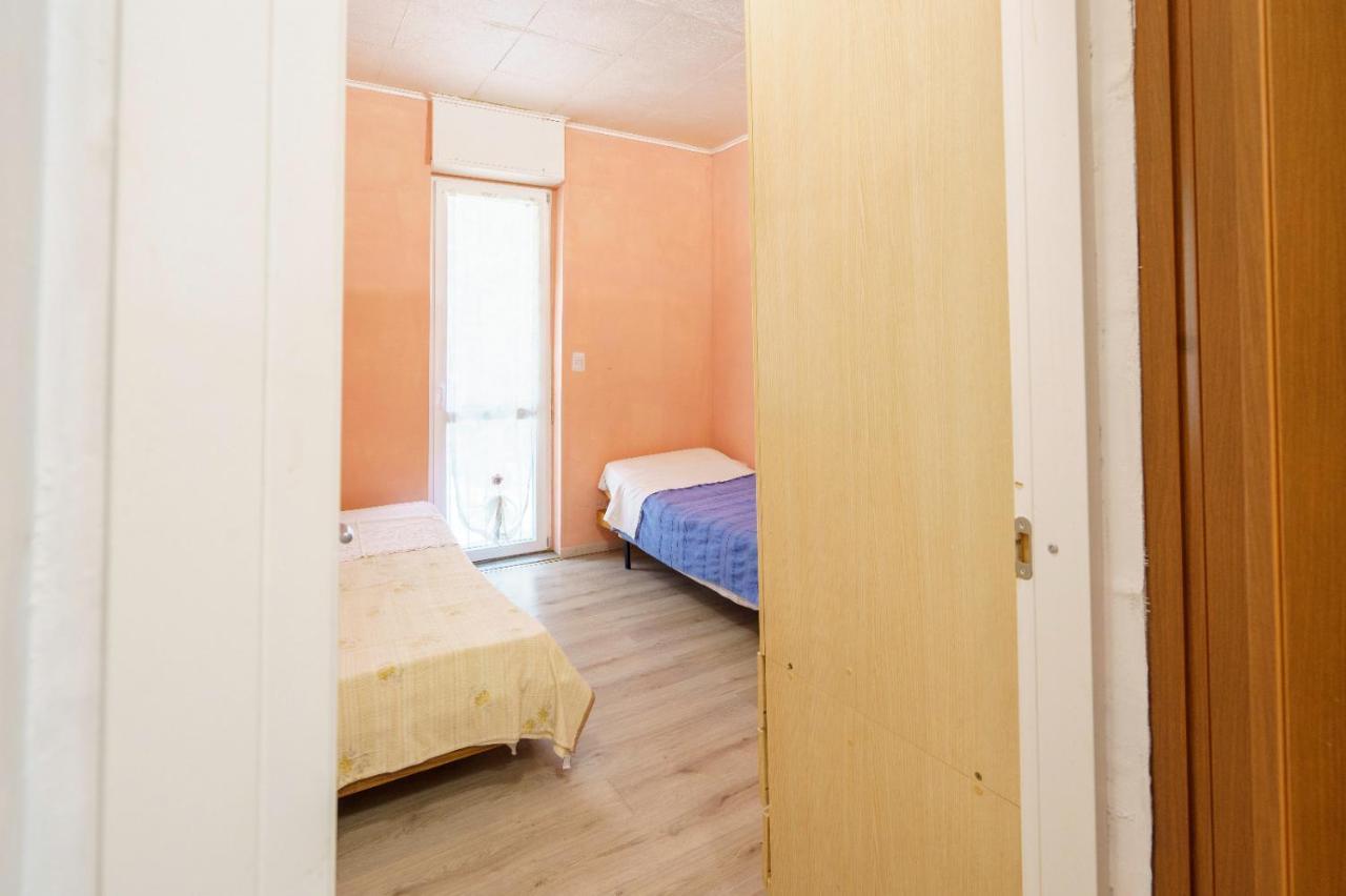 The Orange Housing In Como Exterior photo