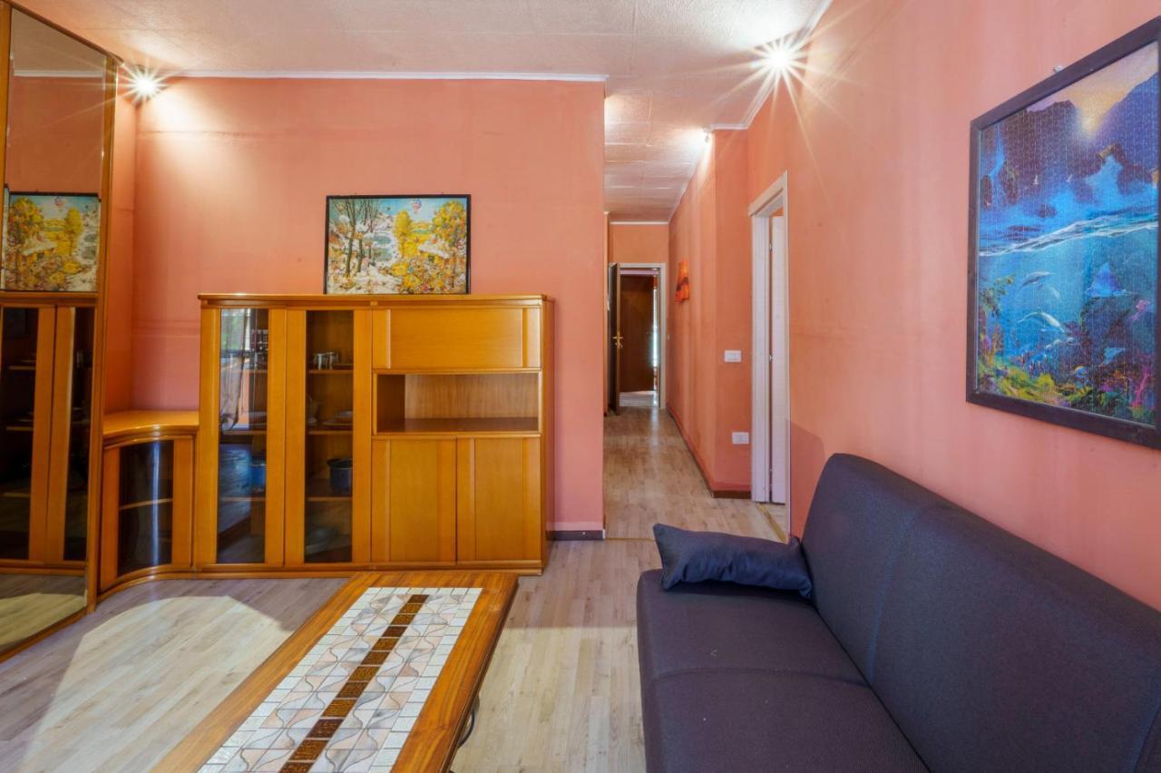 The Orange Housing In Como Exterior photo
